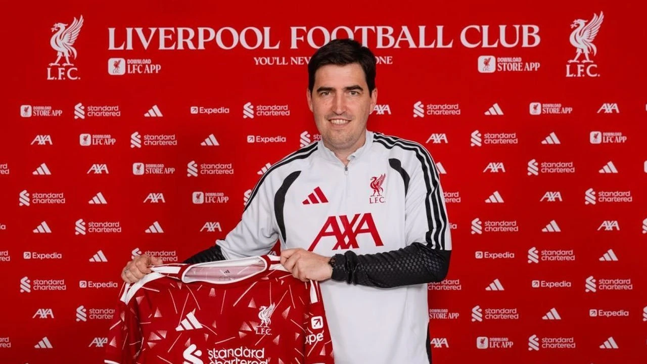 Andoni Iraola Resmi Menjadi Manajer Baru Liverpool